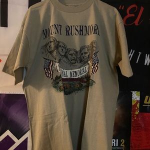 Vintage single stitch Mount Rushmore t shirt NWOT